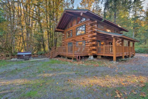 Riverfront Gold Bar Log Cabin Near Stevens Pass!